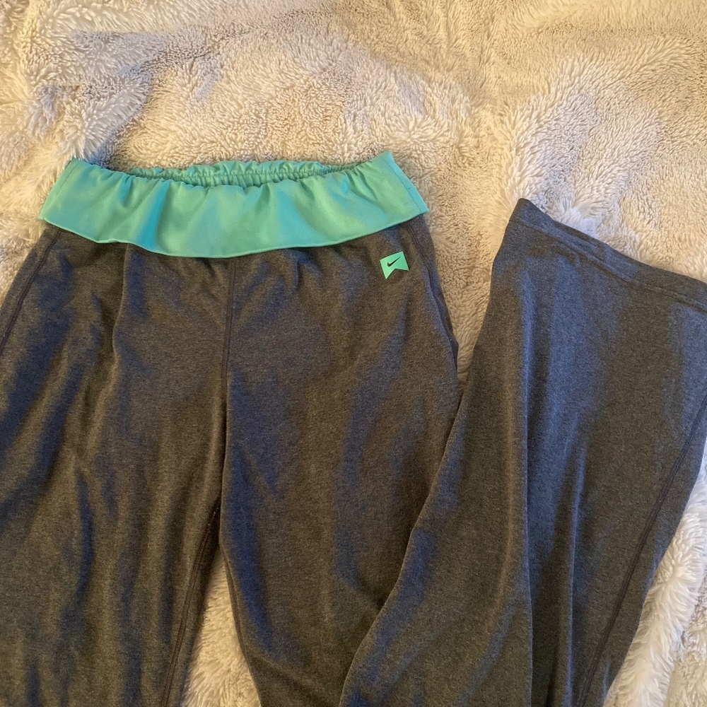 Vintage Nike Two-Tone Straight Leg Sweatpants - Size Small, Good Condition